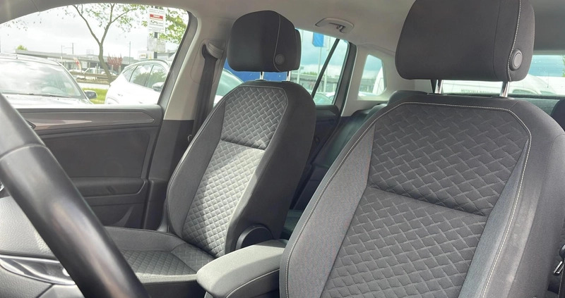 Volkswagen Tiguan cena 89900 przebieg: 141455, rok produkcji 2019 z Leśna małe 379